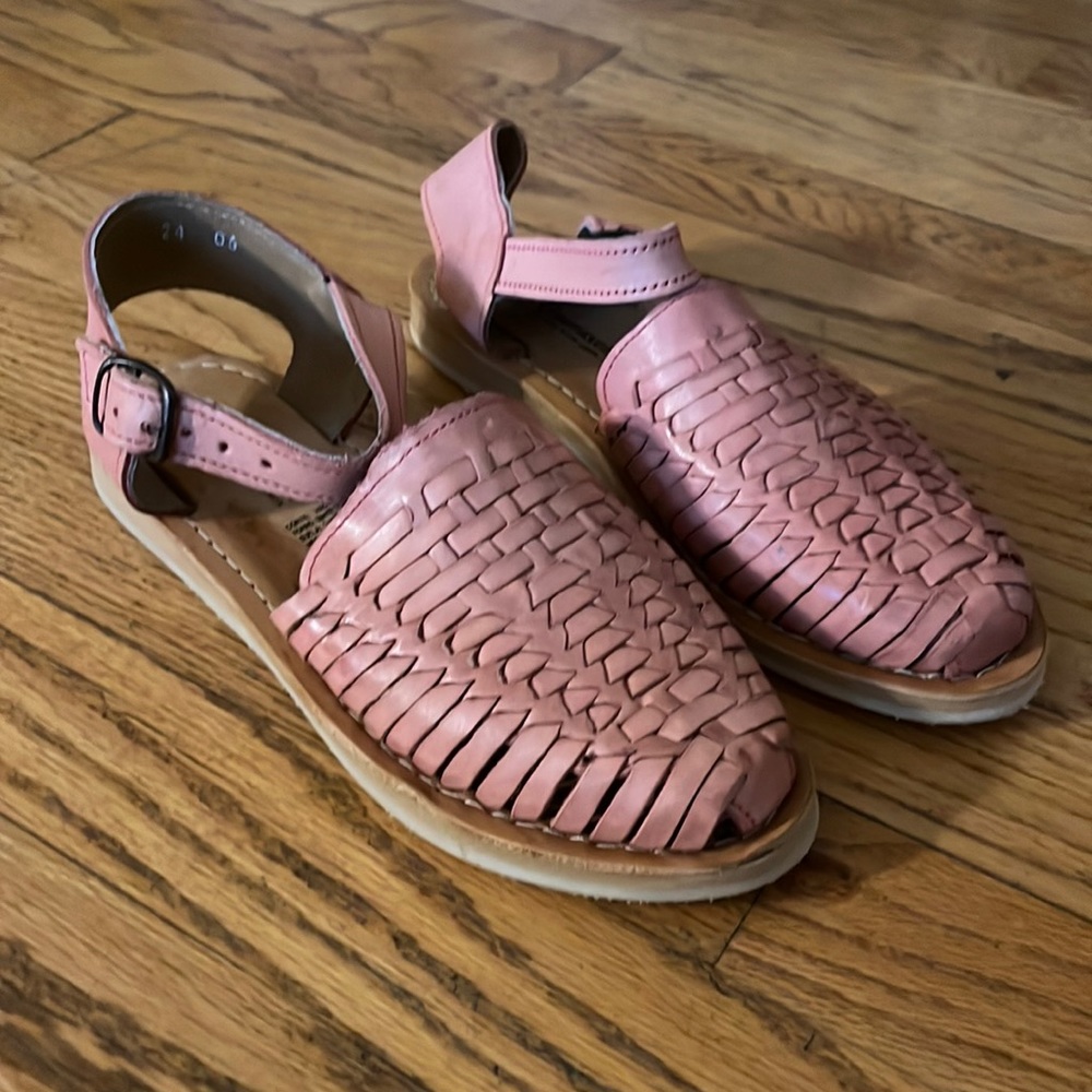 Pink Huaraches